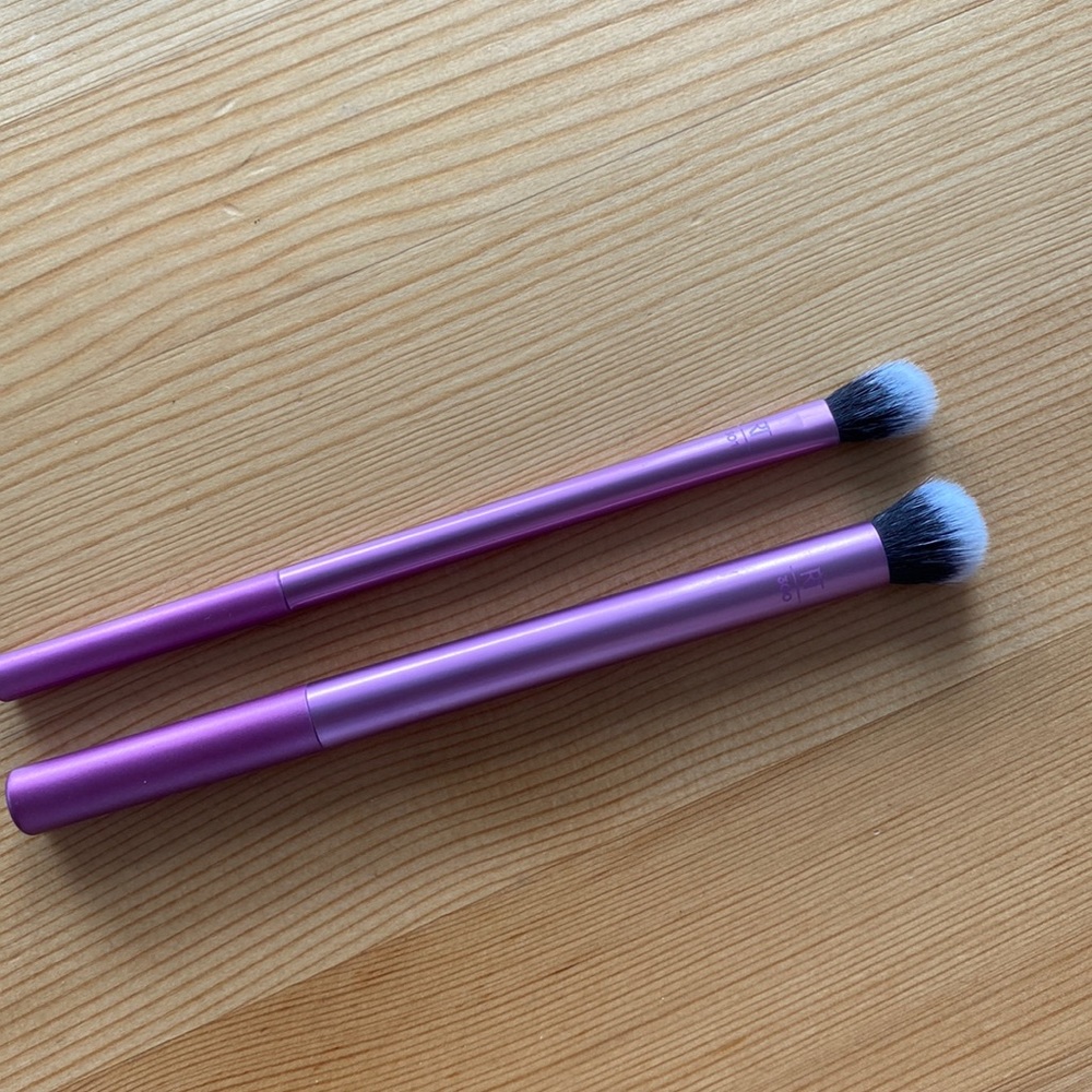 Real technique eye shadow brush duo